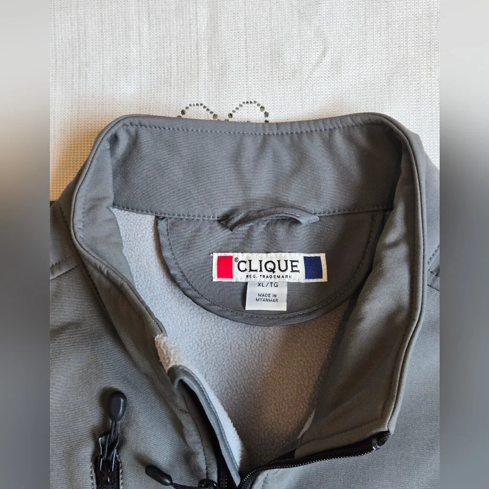 Clique Men's Gray and Black Performance Jacket Size XL